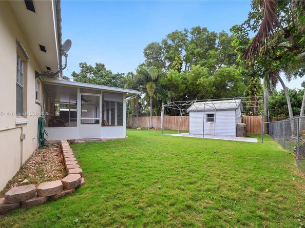 9455 SW 181st St, Palmetto Bay FL 33157