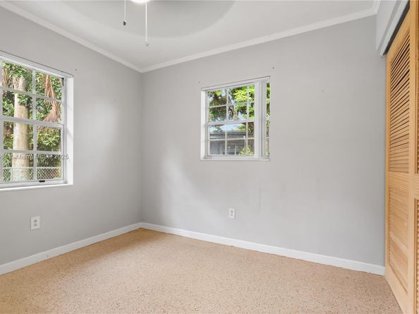 9455 SW 181st St, Palmetto Bay FL 33157
