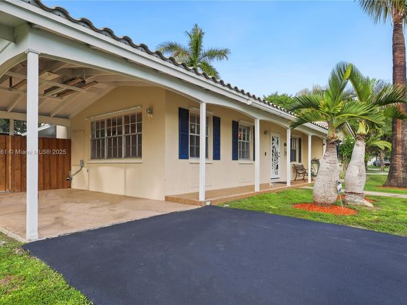 9455 SW 181st St, Palmetto Bay FL 33157