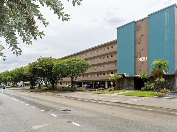 300 NE 14th Avenue 501, Hallandale Beach FL 33009