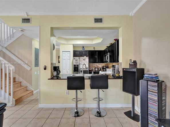 603 SW 107th Ave 1701, Pembroke Pines FL 33025