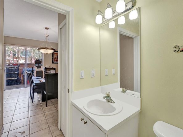 603 SW 107th Ave 1701, Pembroke Pines FL 33025