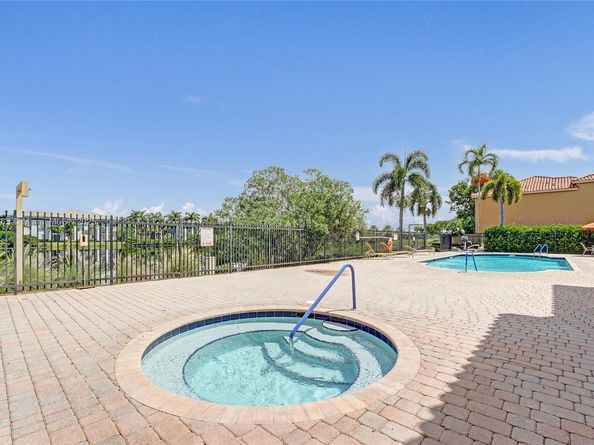 603 SW 107th Ave 1701, Pembroke Pines FL 33025