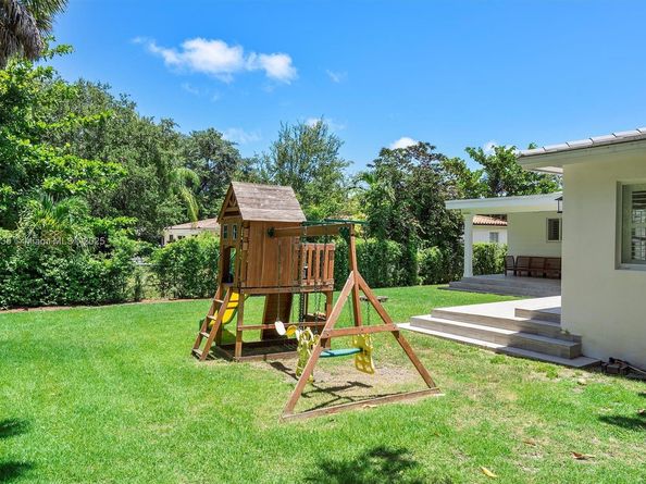 925 NE 92nd St, Miami Shores FL 33138