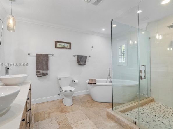 925 NE 92nd St, Miami Shores FL 33138