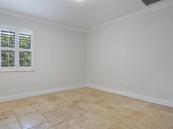 925 NE 92nd St, Miami Shores FL 33138