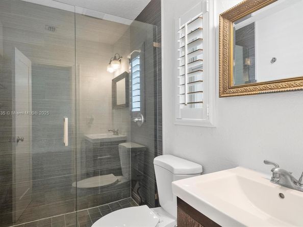 925 NE 92nd St, Miami Shores FL 33138