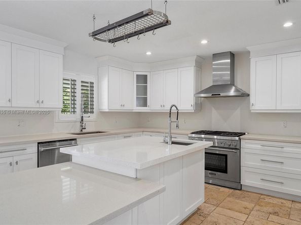 925 NE 92nd St, Miami Shores FL 33138