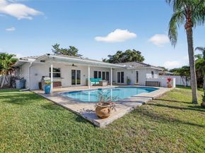 9090 NW 11th Ct, Plantation FL 33322