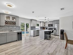 9090 NW 11th Ct, Plantation FL 33322