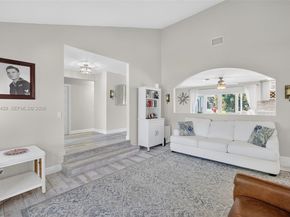 9090 NW 11th Ct, Plantation FL 33322