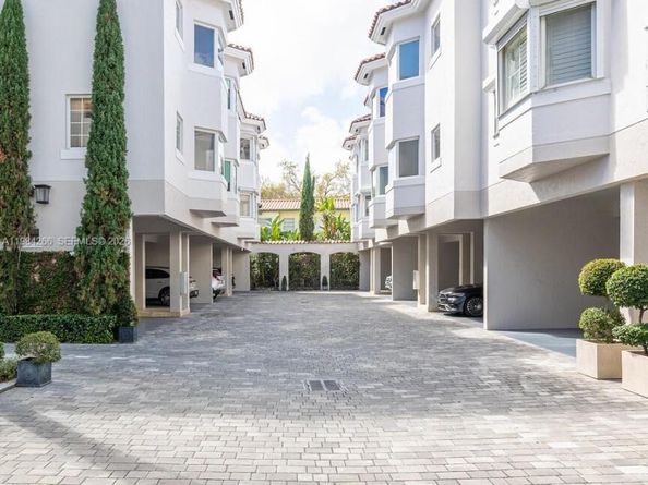 261 Navarre Ave B1, Coral Gables FL 33134