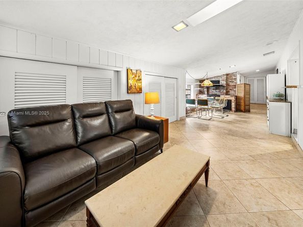 995 S Shore Dr, Miami Beach FL 33141