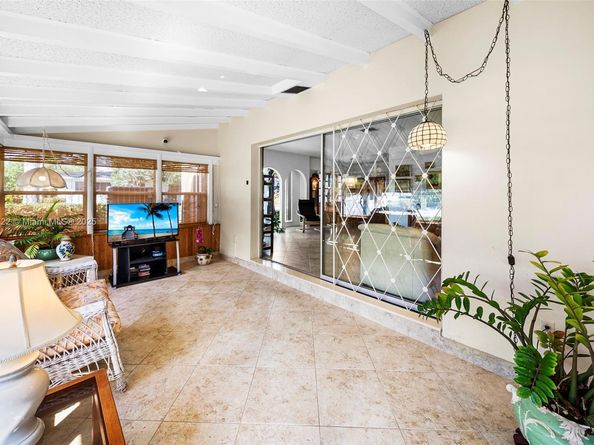 995 S Shore Dr, Miami Beach FL 33141