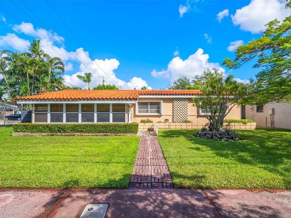995 S Shore Dr, Miami Beach FL 33141