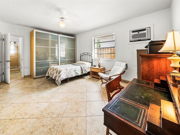 995 S Shore Dr, Miami Beach FL 33141