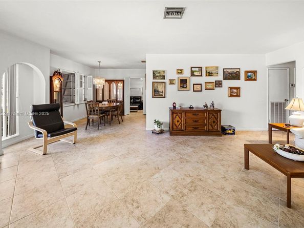 995 S Shore Dr, Miami Beach FL 33141