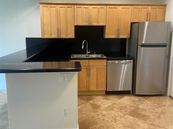 7473 SW 82nd St A311, Miami FL 33143