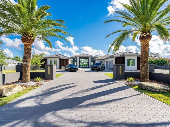 9790 SW 62nd St, Miami FL 33173