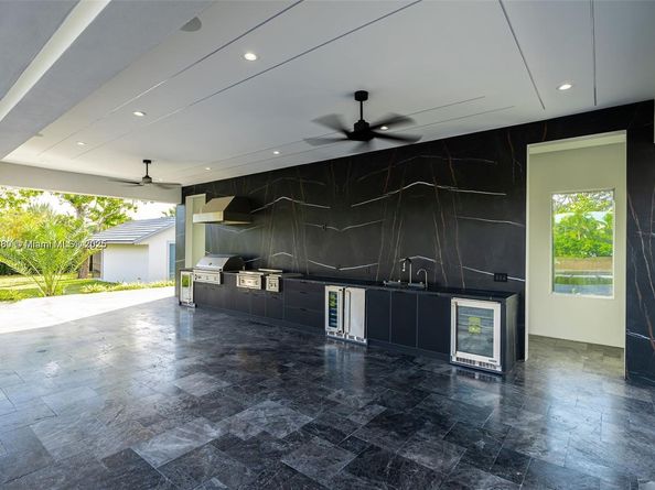 9790 SW 62nd St, Miami FL 33173