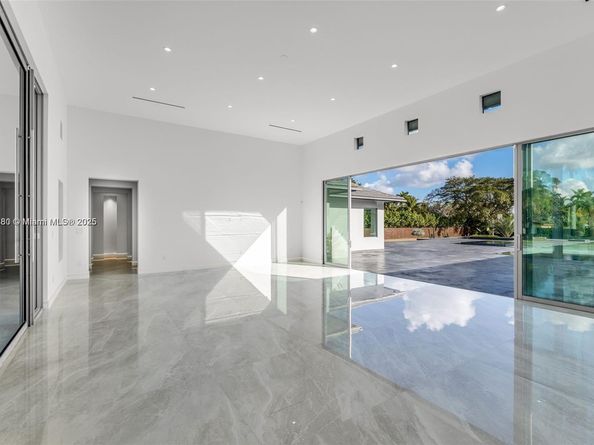 9790 SW 62nd St, Miami FL 33173
