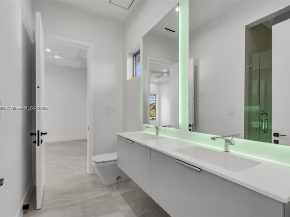 9790 SW 62nd St, Miami FL 33173