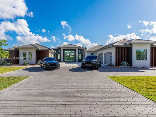 9790 SW 62nd St, Miami FL 33173