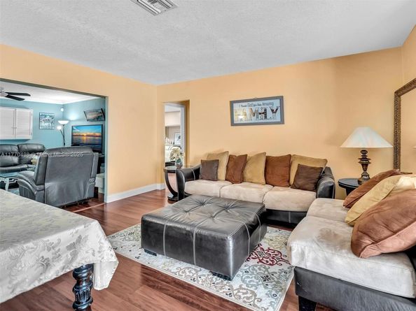 5404 Bayberry Ln, Tamarac FL 33319