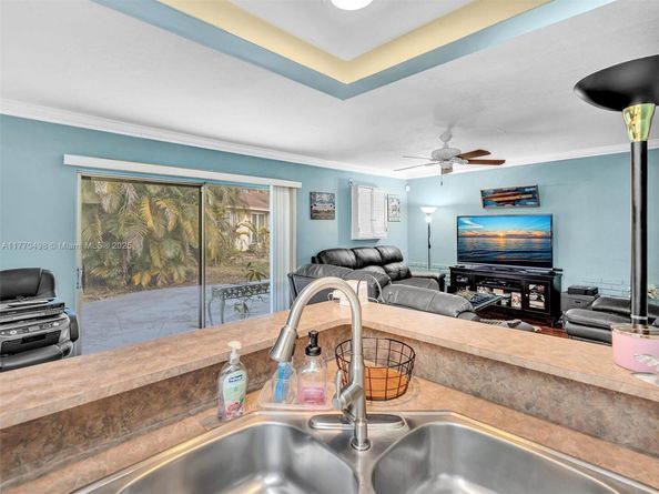 5404 Bayberry Ln, Tamarac FL 33319