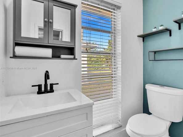 5404 Bayberry Ln, Tamarac FL 33319