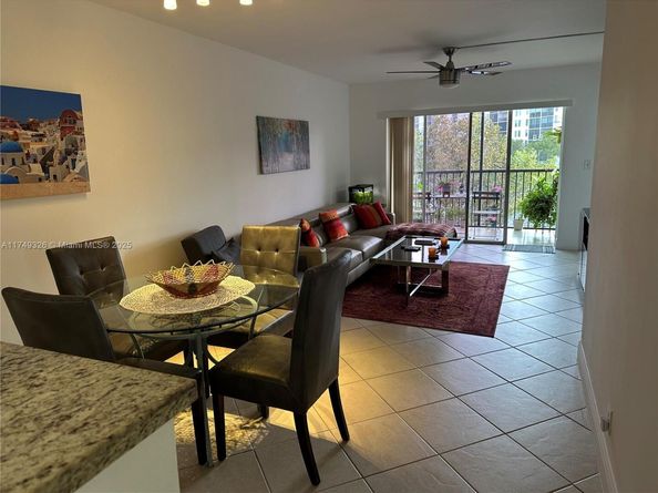2228 N Cypress Bend Dr 310, Pompano Beach FL 33069