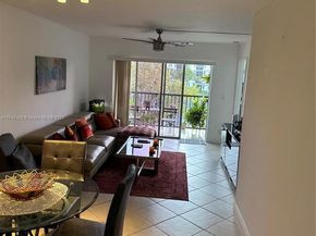2228 N Cypress Bend Dr 310, Pompano Beach FL 33069