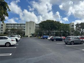 2228 N Cypress Bend Dr 310, Pompano Beach FL 33069