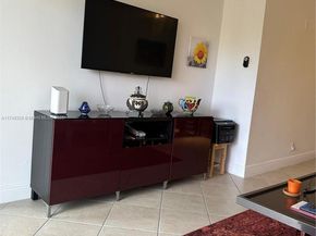 2228 N Cypress Bend Dr 310, Pompano Beach FL 33069