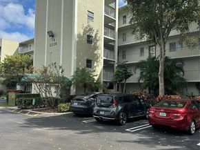 2228 N Cypress Bend Dr 310, Pompano Beach FL 33069