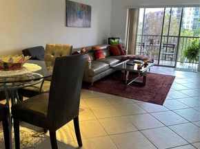2228 N Cypress Bend Dr 310, Pompano Beach FL 33069