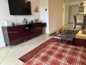 2228 N Cypress Bend Dr 310, Pompano Beach FL 33069