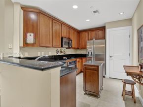 16100 Emerald Estates Dr 284, Weston FL 33331