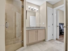 16100 Emerald Estates Dr 284, Weston FL 33331