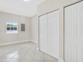 2850 NW 5th St, Miami FL 33125