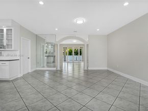 2850 NW 5th St, Miami FL 33125