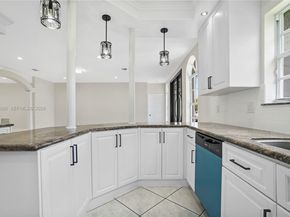 2850 NW 5th St, Miami FL 33125