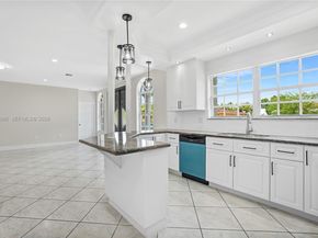 2850 NW 5th St, Miami FL 33125