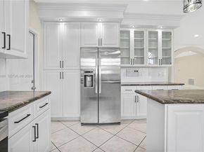 2850 NW 5th St, Miami FL 33125