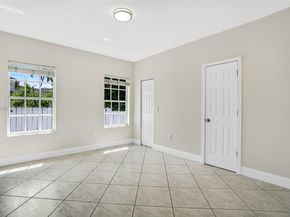 2850 NW 5th St, Miami FL 33125