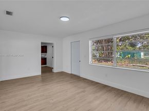 911 NW 200th Ter, Miami Gardens FL 33169