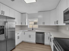 911 NW 200th Ter, Miami Gardens FL 33169