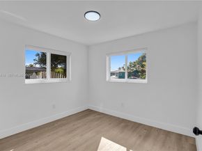 911 NW 200th Ter, Miami Gardens FL 33169