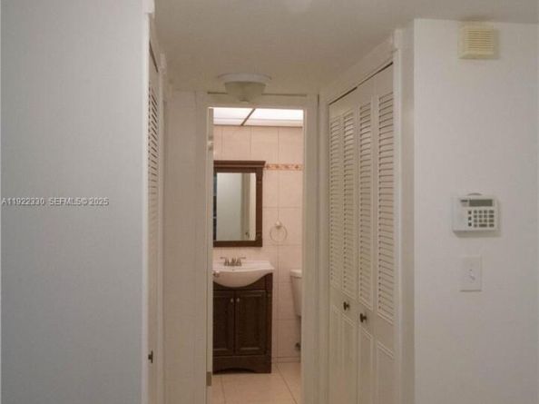 3000 NW 48th Ter 322, Lauderdale Lakes FL 33313