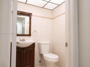 3000 NW 48th Ter 322, Lauderdale Lakes FL 33313